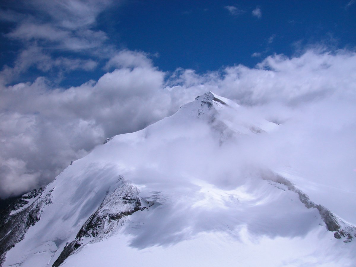 Wallis 2005 016.jpg - Das Brunegghorn.
